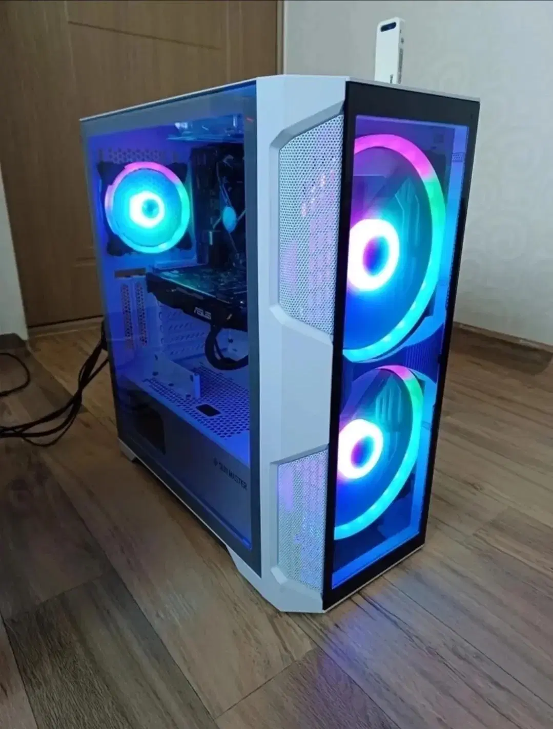 I7 10700F/RTX2080 컴퓨터 판매합니다. 모니터,본체,게이밍